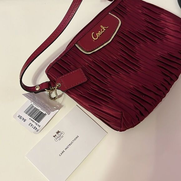 Coach Ashley Vintage Y2K Satin Burgundy Wristlet Red Pleated Clutch Bag Glam New - Picture 7 of 10